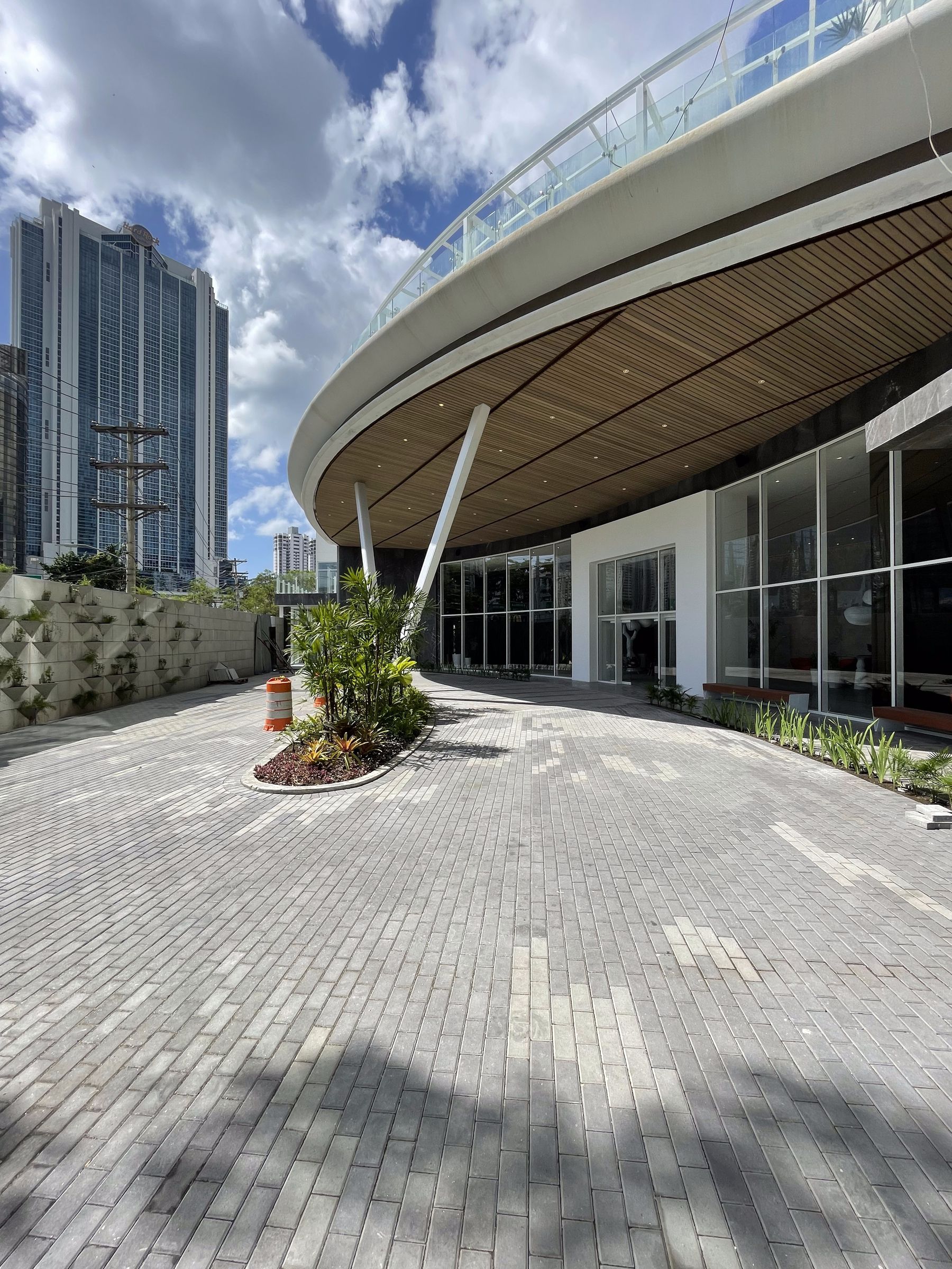 Wanders & Yoo building entrance
