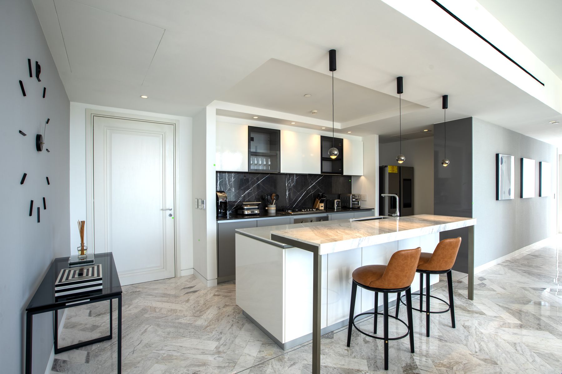 Wanders & Yoo model residence kitchen
