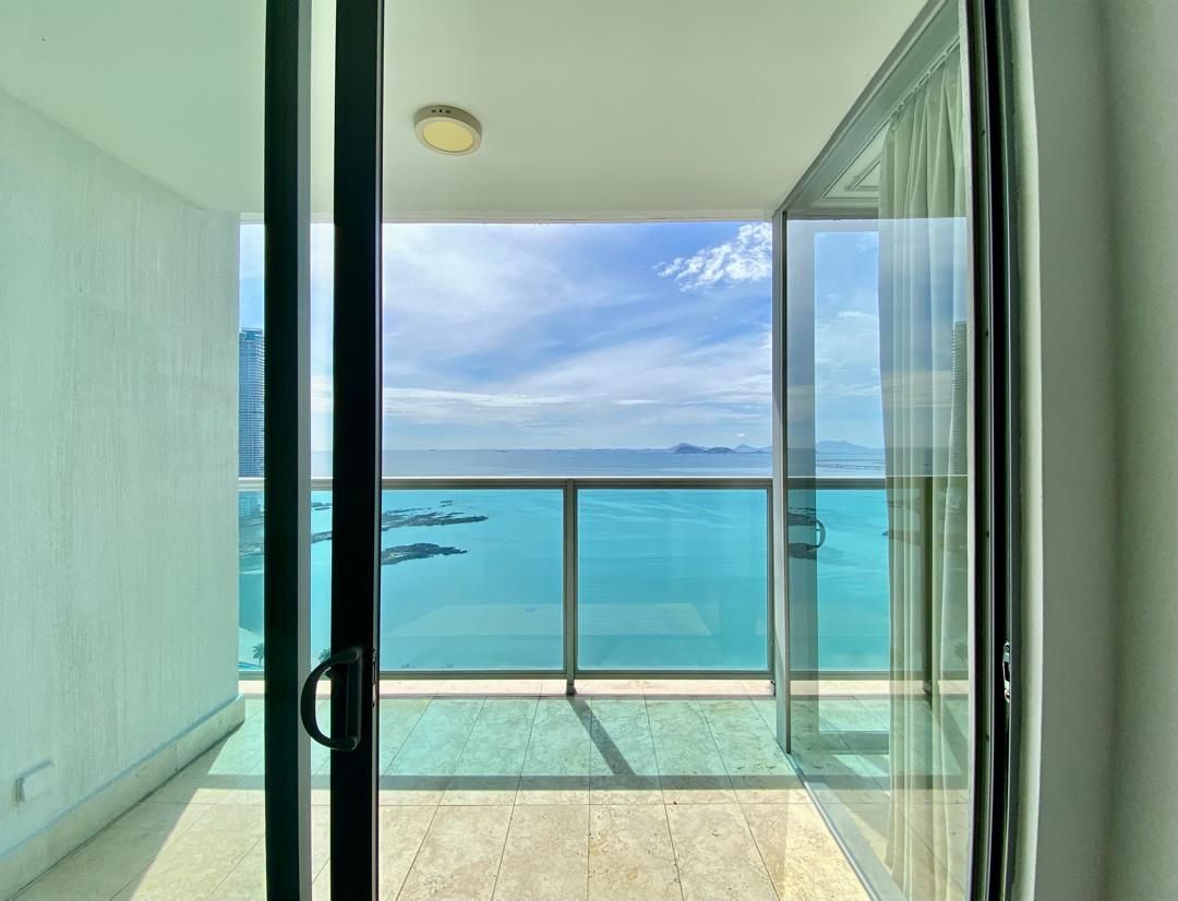 yoo by Starck unit balcony, sea view
