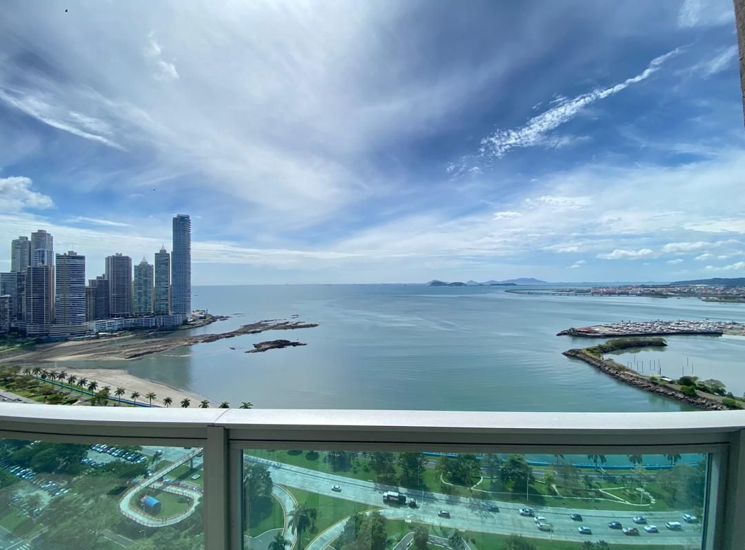 yoo by Starck bedroom with skyline view